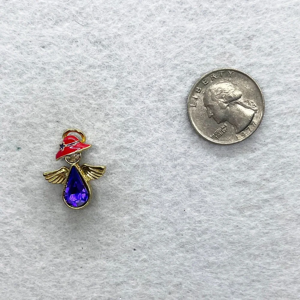 🔮 5/$25 Red‎ Hat Angel Pin